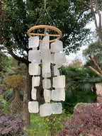 Weißes, quadratisches Windspiel aus Capiz-Muscheln, handgefertigt, geeignet für Veranden, Terrassen und Gärten