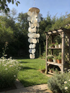 Dekoratives Windspiel aus Muscheln und Kristallkugel für Fenster, Garten und Terrasse, Weiß