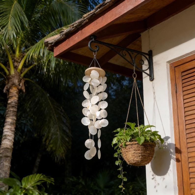 Windspiel aus Capiz-Muscheln, weiß, 68-69 cm, Küsten-Sonnenfänger für Terrasse und Garten