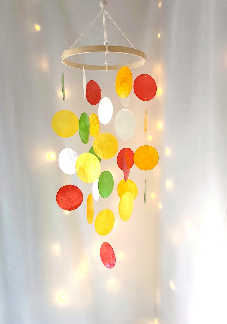 Capiz-Muschel Windspiel Mobile - Gelb Rot Weiß Orange Grün, 50cm, handgefertigt
