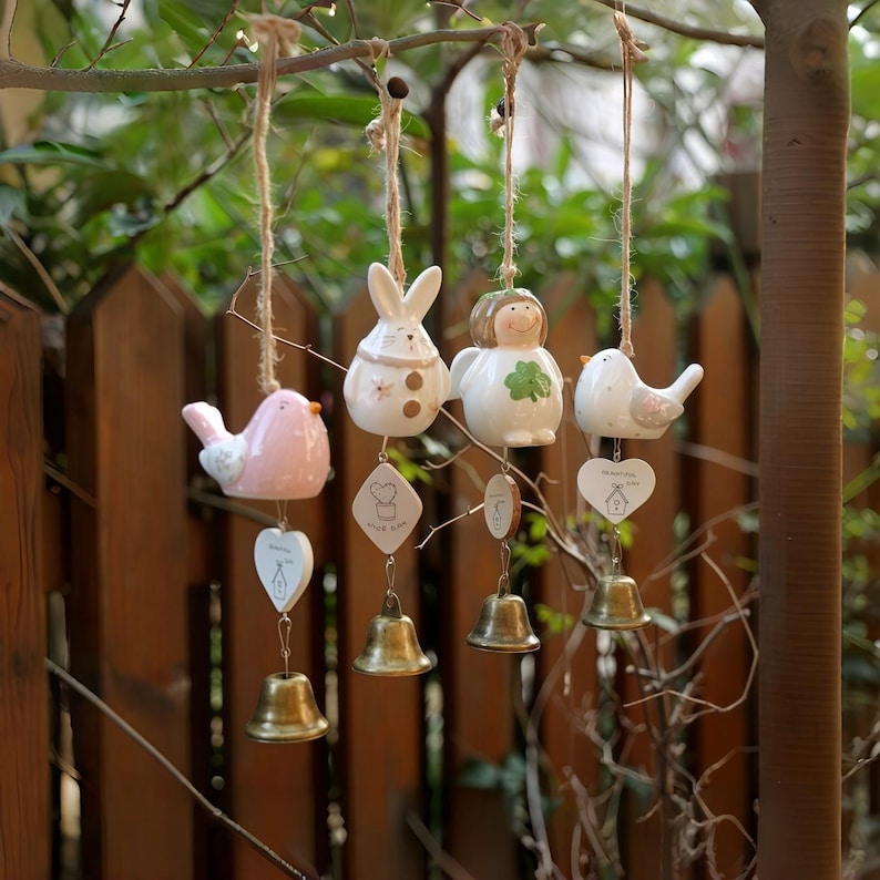 Keramik Windspiel mit Vögeln, Hasen und Blumen für Balkon, Terrasse und Garten – Japanisch inspiriertes Deko-Set
