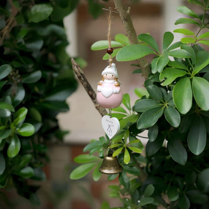 Keramik Windspiel mit Vögeln, Hasen und Blumen für Balkon, Terrasse und Garten – Japanisch inspiriertes Deko-Set