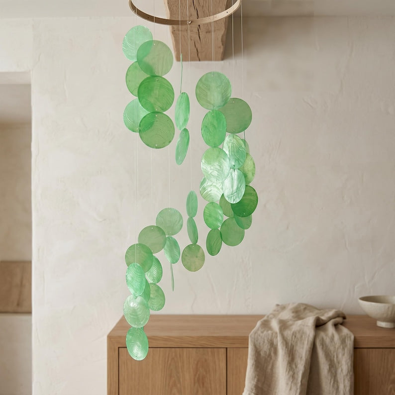 Handgemachtes Muschel-Windspiel, buntes Küsten-Boho-Mobile, Strand Deko für Balkon Terrasse Veranda