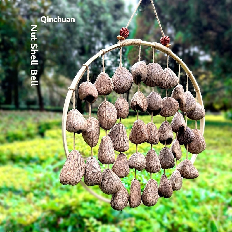 Windspiel aus natürlichen Nussschalen, dekoratives Gartenwindspiel im böhmischen Stil, 30 cm