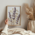 Kunstdruck mit gepresstem Lavendel, Wanddekoration mit lila Wildblumen, Poster mit getrockneten Wiesenblumen, Schlafzimmerdekoration im ländlichen Provence-Stil