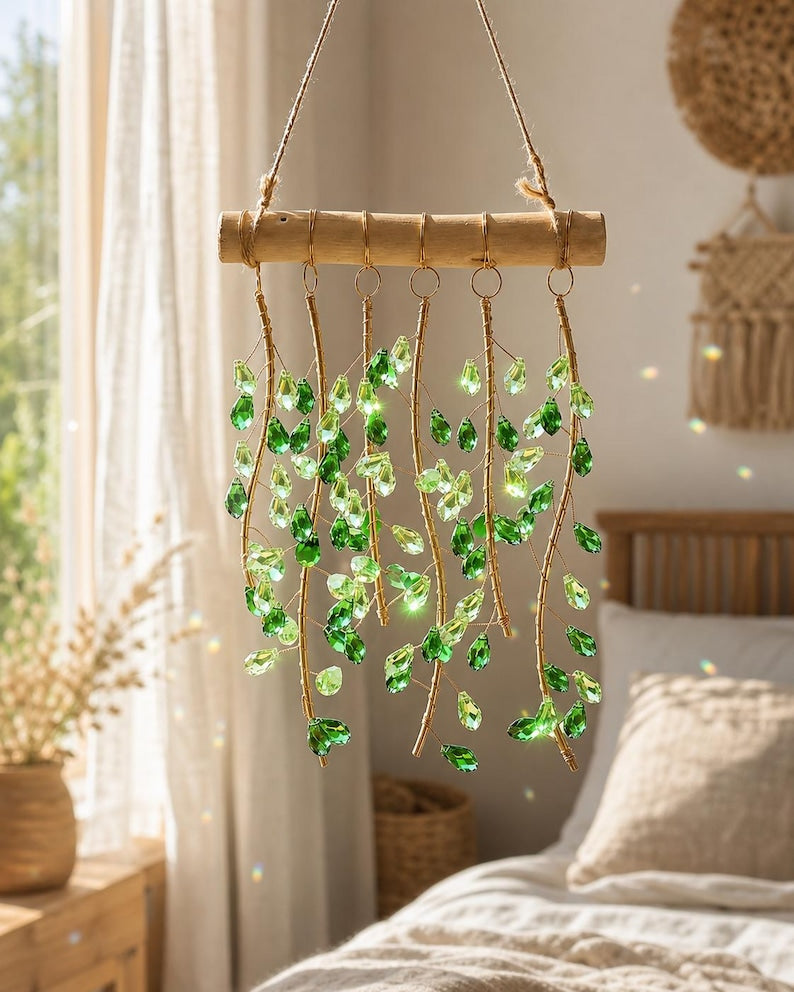 Windspiel mit grünem Blattkristall, Boho-Gartenfensterdekoration, Regenbogenprisma