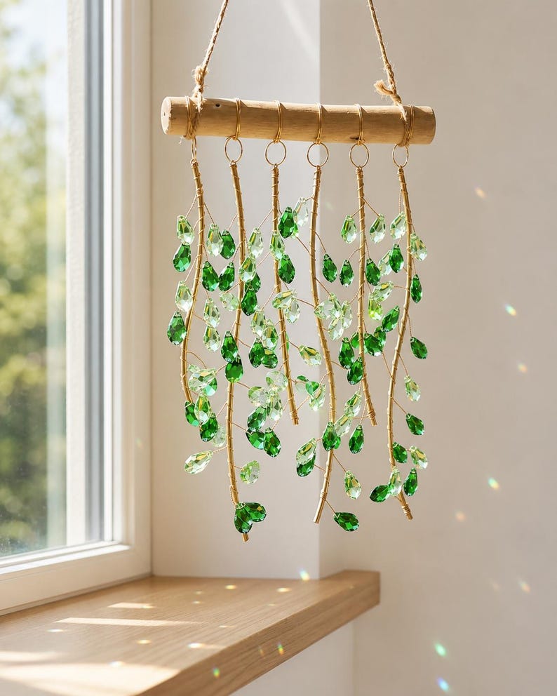 Windspiel mit grünem Blattkristall, Boho-Gartenfensterdekoration, Regenbogenprisma